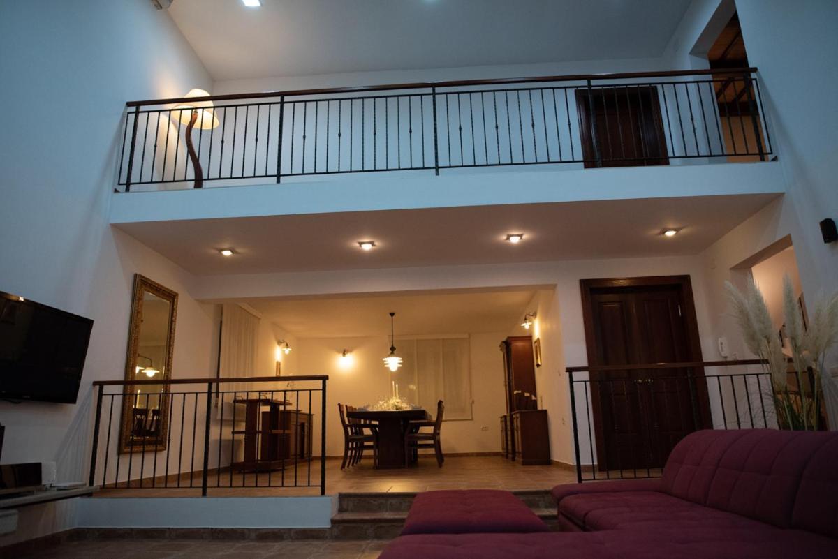 Castle House Rooms, Swimming Pool & Sauna & Tennis Court & Wine Cellar Sežana Dış mekan fotoğraf