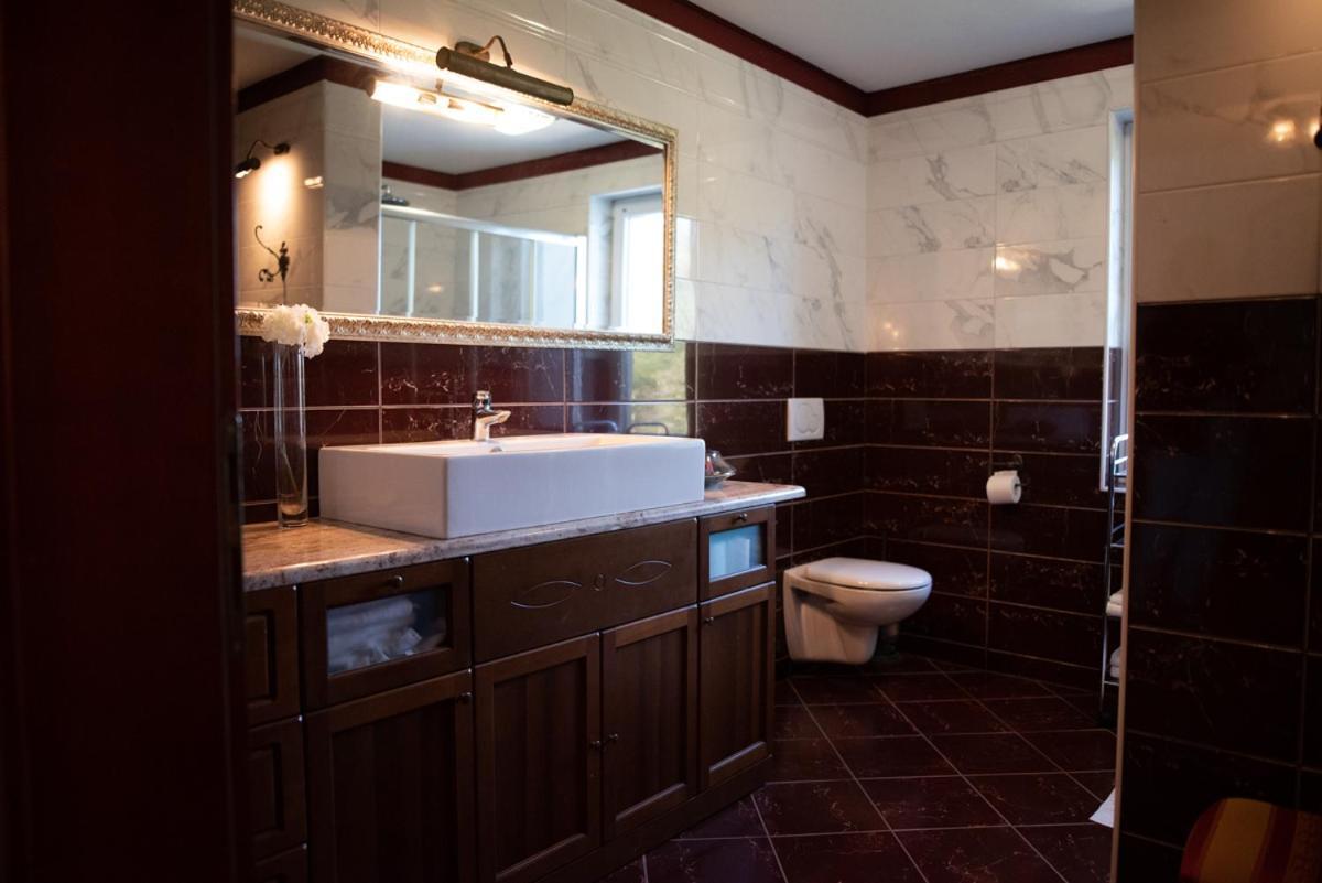 Castle House Rooms, Swimming Pool & Sauna & Tennis Court & Wine Cellar Sežana Dış mekan fotoğraf